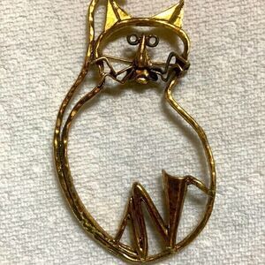 Vintage cat brooch  